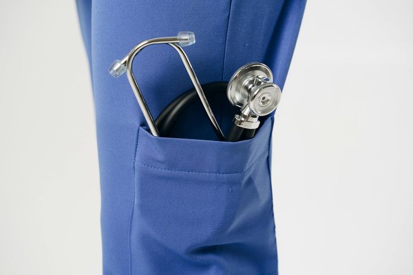 Choisir la bonne complémentaire santé seniors pour mieux vivre